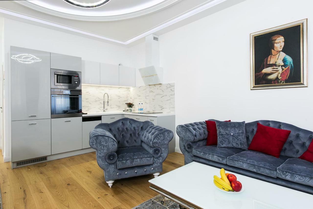 Old Town Cristal Apartment By Otium كراكوفيا المظهر الخارجي الصورة