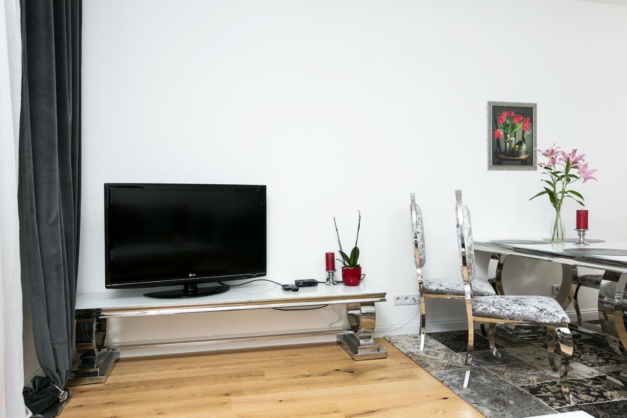 Old Town Cristal Apartment By Otium كراكوفيا المظهر الخارجي الصورة