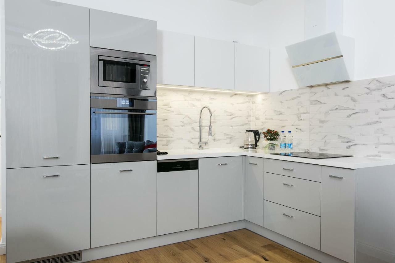 Old Town Cristal Apartment By Otium كراكوفيا المظهر الخارجي الصورة