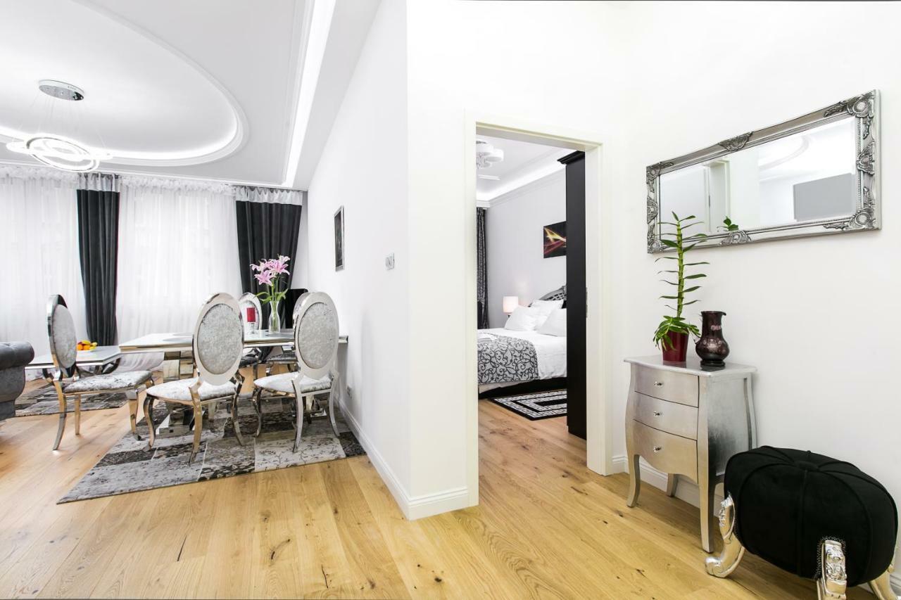 Old Town Cristal Apartment By Otium كراكوفيا المظهر الخارجي الصورة