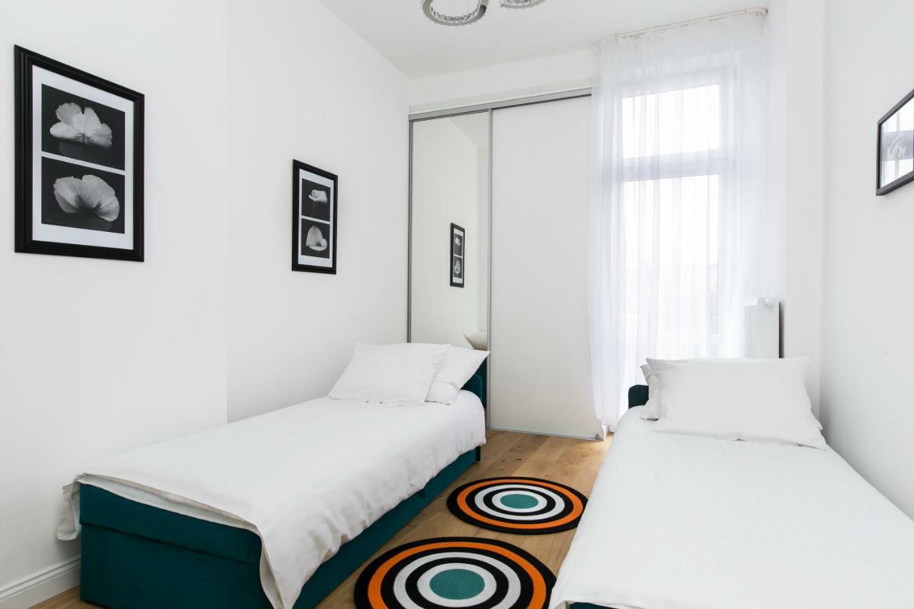 Old Town Cristal Apartment By Otium كراكوفيا المظهر الخارجي الصورة