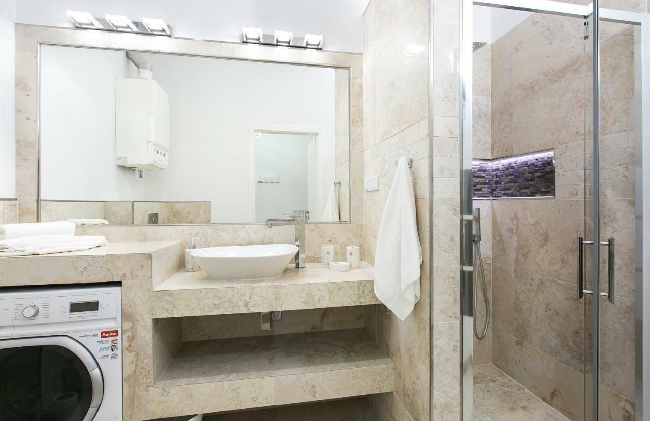 Old Town Cristal Apartment By Otium كراكوفيا المظهر الخارجي الصورة