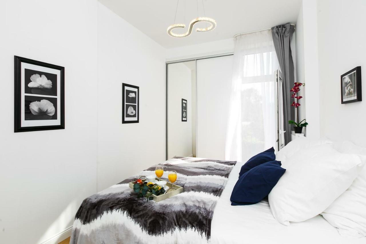 Old Town Cristal Apartment By Otium كراكوفيا المظهر الخارجي الصورة